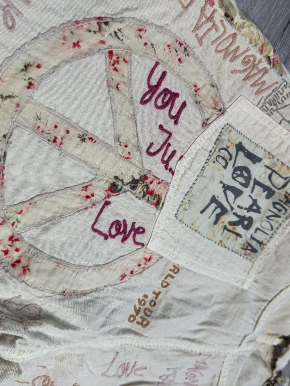 Magnolia Pearl You Just Love Miner Denims Rare Embroidered Patchwork Peace Love - Picture 8 of 10